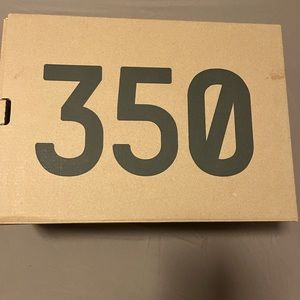 BRAND NEW - Yeezy 350 V2